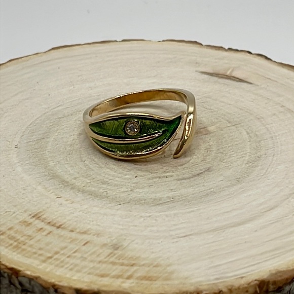 Avon Signed Vintage Leaf Glow Ring Size 7 1/4 - Picture 2 of 6